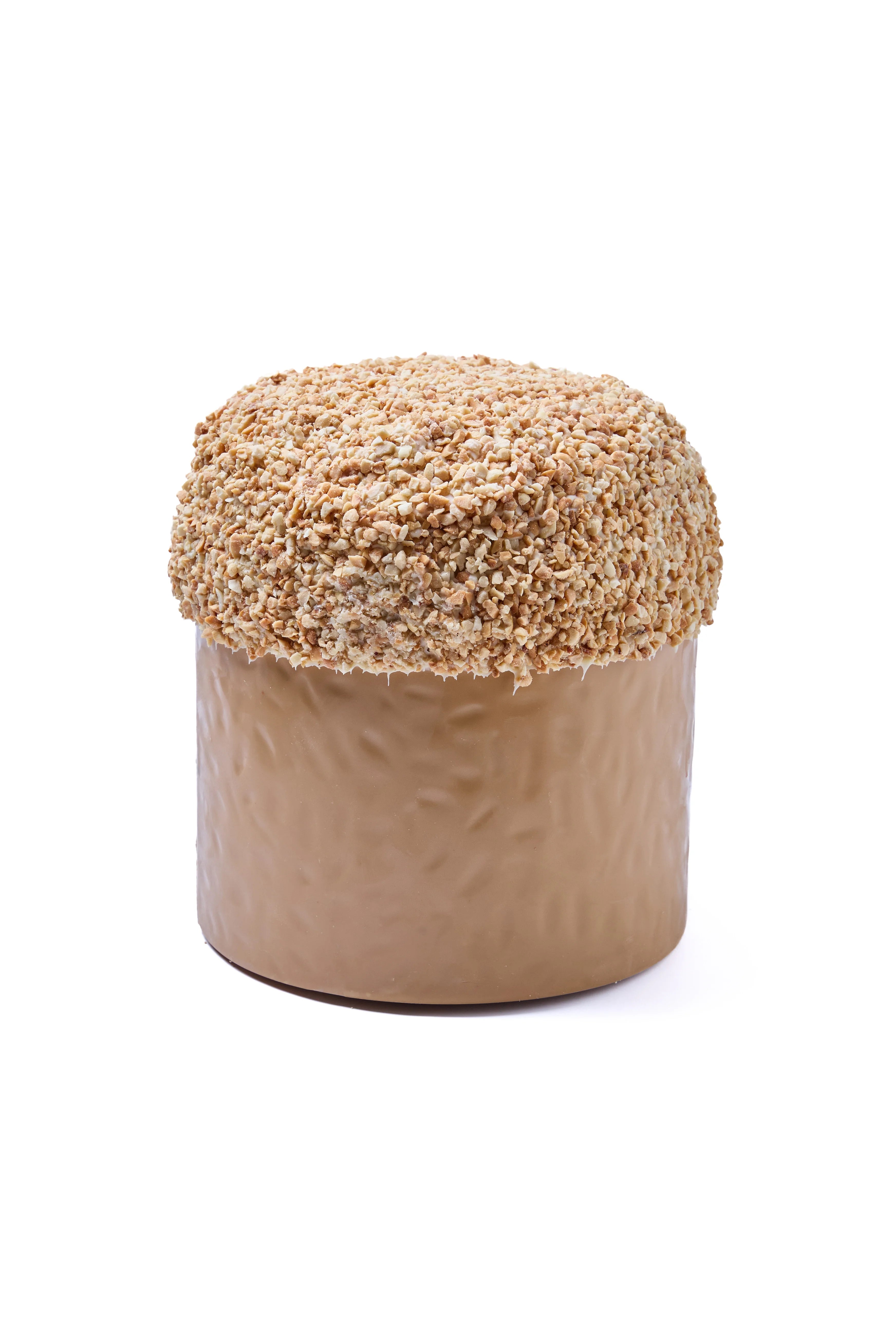 Cioccolato al Caramello a forma di Panettone ricoperto con granella di arachidi